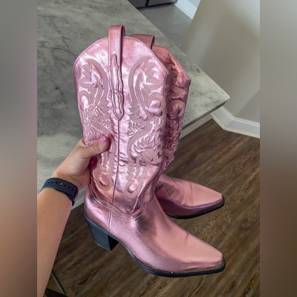 PINK COWBOY BOOTS